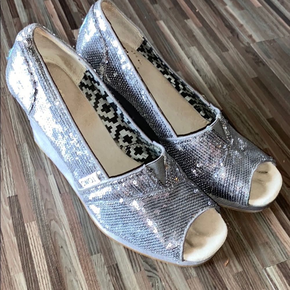 Toms Wedges size 8